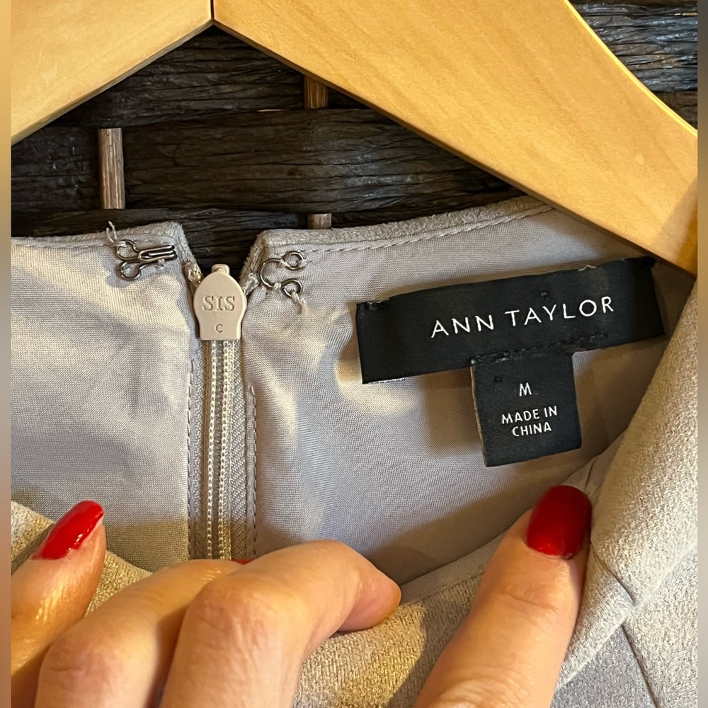 Ann Taylor faux suede dress w/knit bell sleeves. Cream. Office, semi-formal. M - Picture 7 of 14